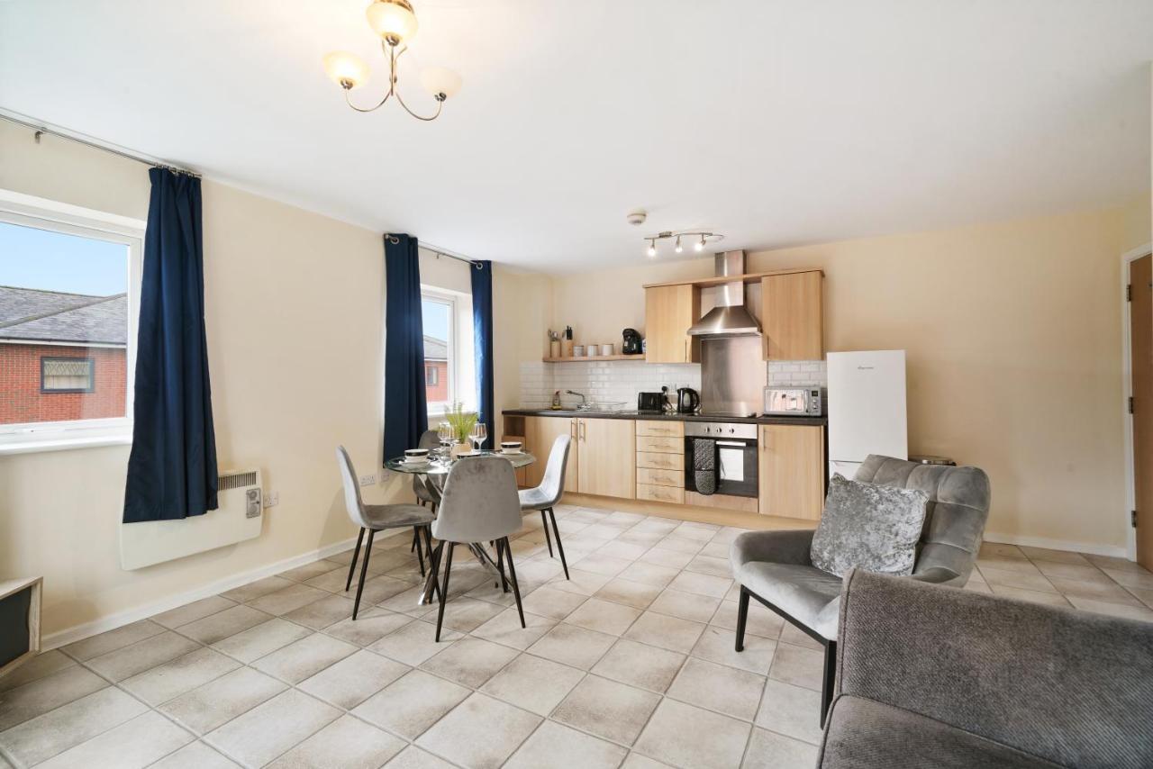 Peaceful 2Br Flat With Historic Bottle Kilns View & Free Parking Located Near City Centre Stoke-on-Trent Экстерьер фото